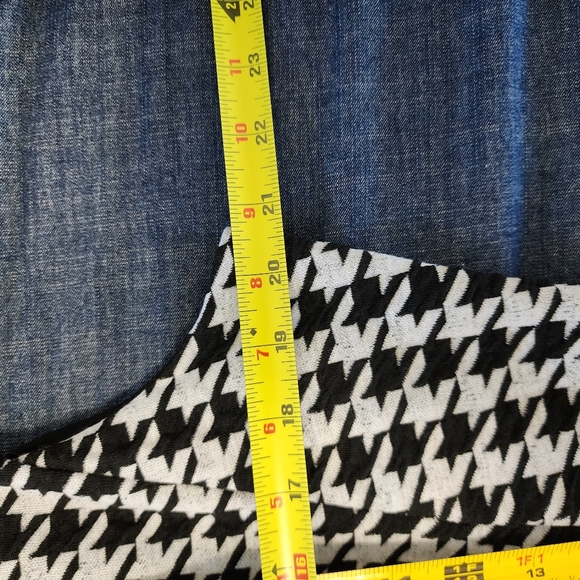 Houndstooth Knit Dress - Picture 7 of 8